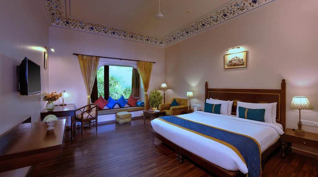 Guest room at Anuraga Palace