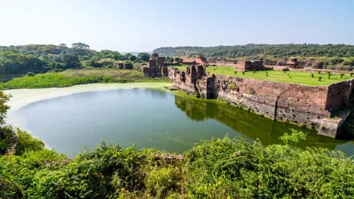 Malik Talao lake below the Ranthambore Fort walls