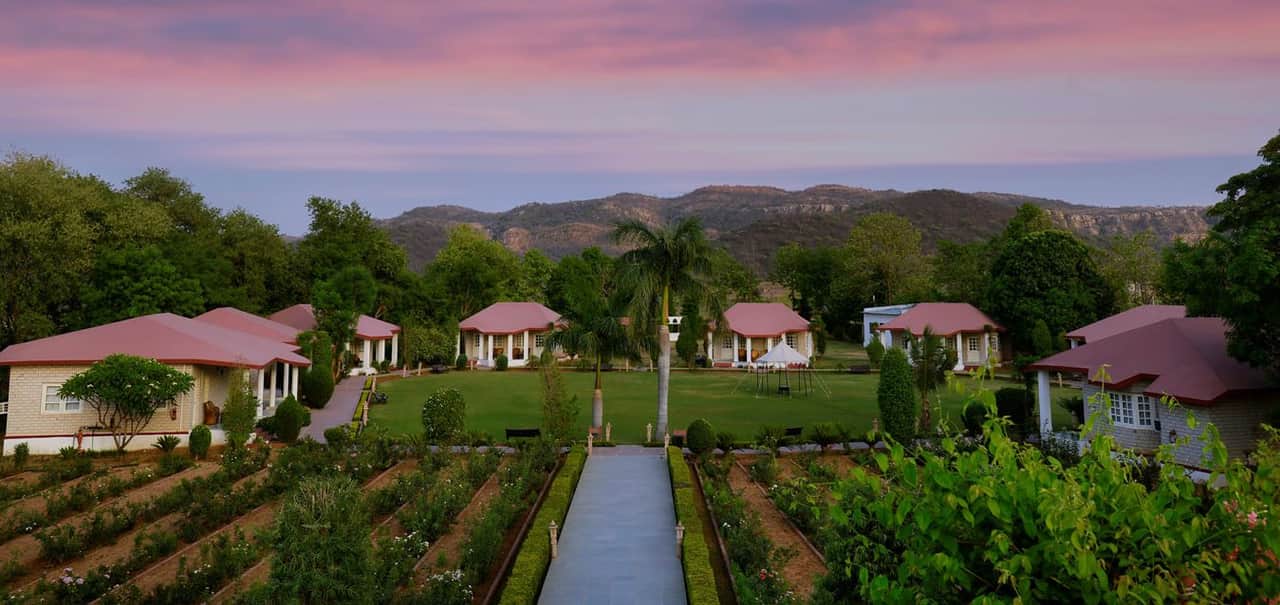 Lawns and cottages at Tiger Den Resort